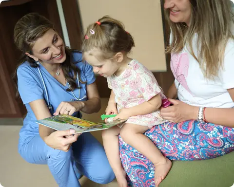 Доктор дете и майка